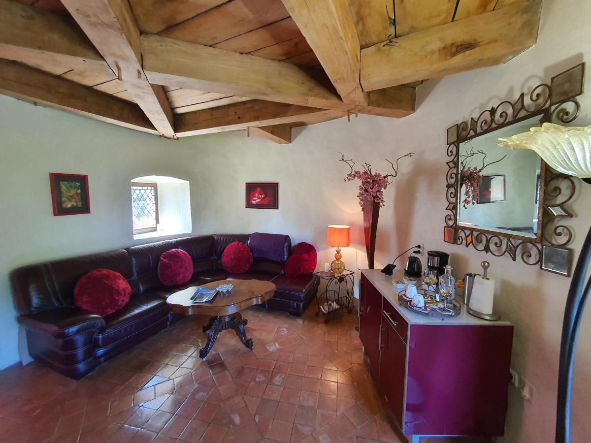 Belcastel  Chambre D'Hotes Au Chateau De Belcastel מראה חיצוני תמונה