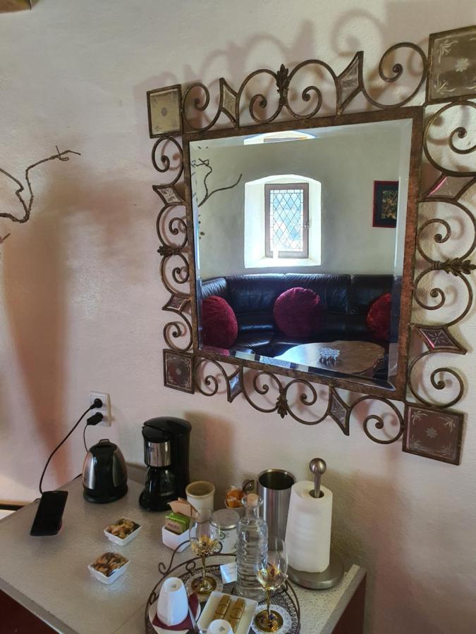 Belcastel  Chambre D'Hotes Au Chateau De Belcastel מראה חיצוני תמונה