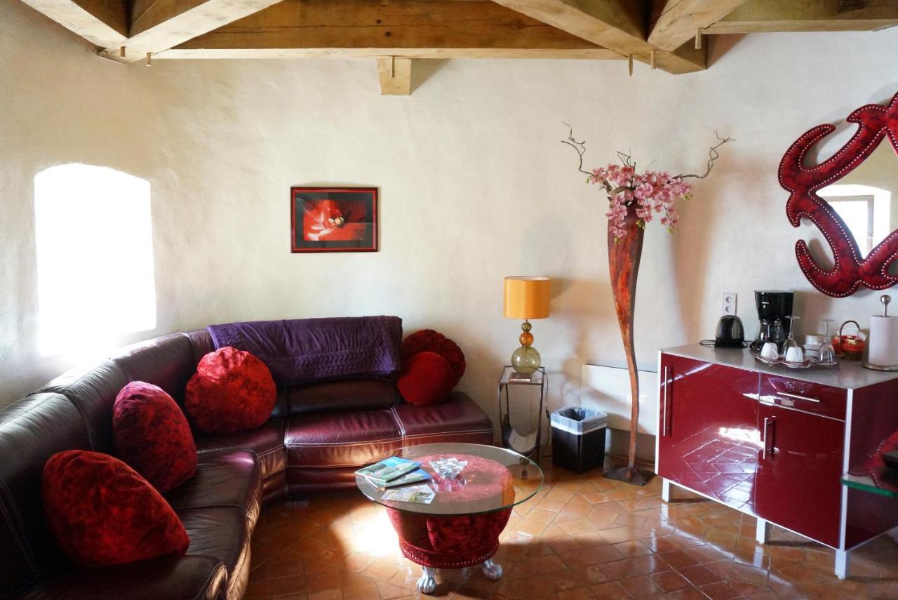 Belcastel  Chambre D'Hotes Au Chateau De Belcastel מראה חיצוני תמונה