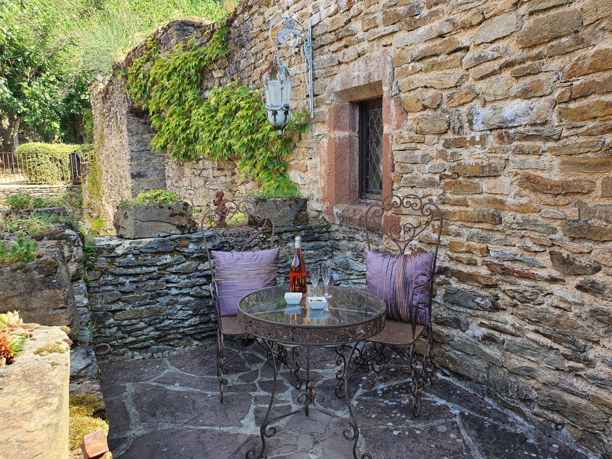 Belcastel  Chambre D'Hotes Au Chateau De Belcastel מראה חיצוני תמונה