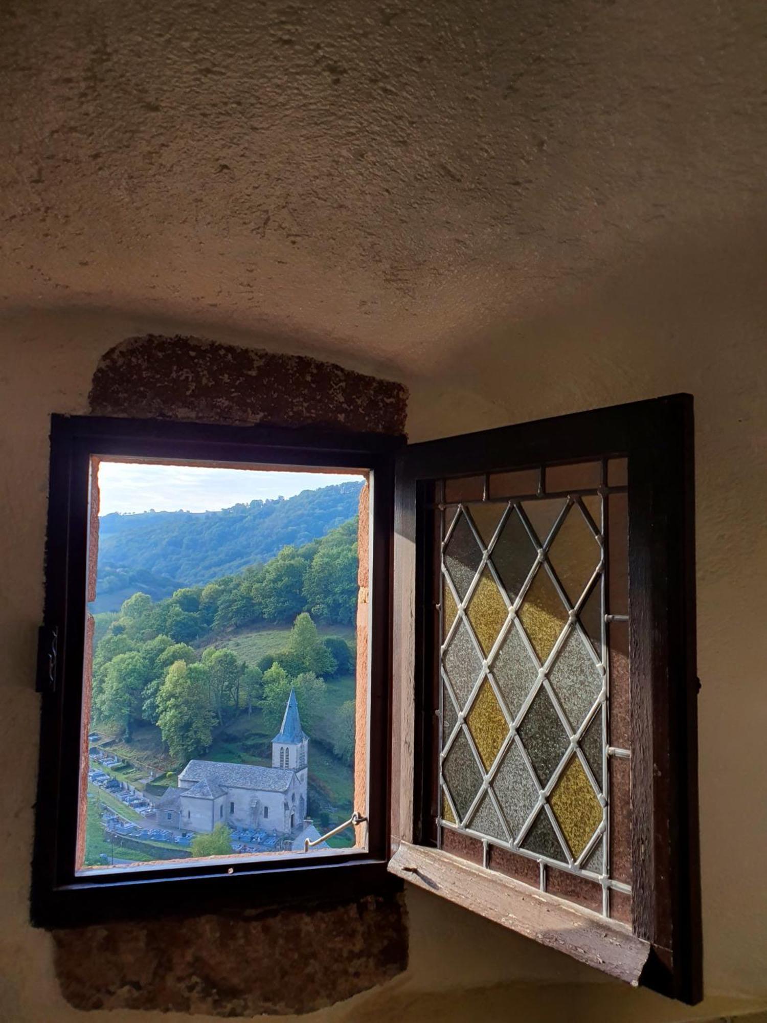 Belcastel  Chambre D'Hotes Au Chateau De Belcastel מראה חיצוני תמונה