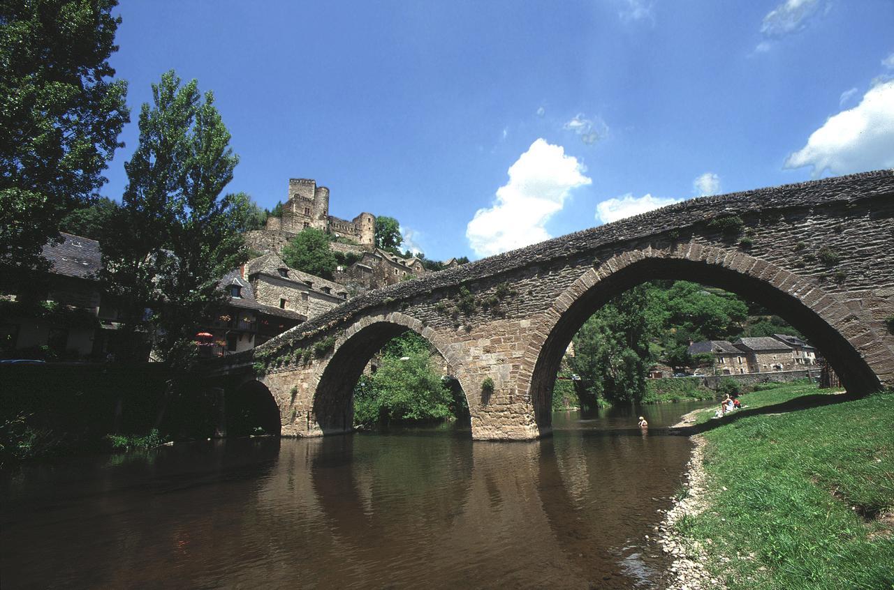 Belcastel  Chambre D'Hotes Au Chateau De Belcastel מראה חיצוני תמונה